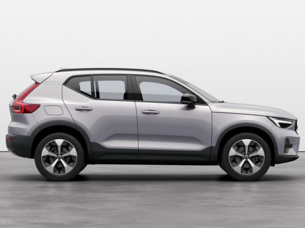 Volvo XC40 nuova a Modena (6)