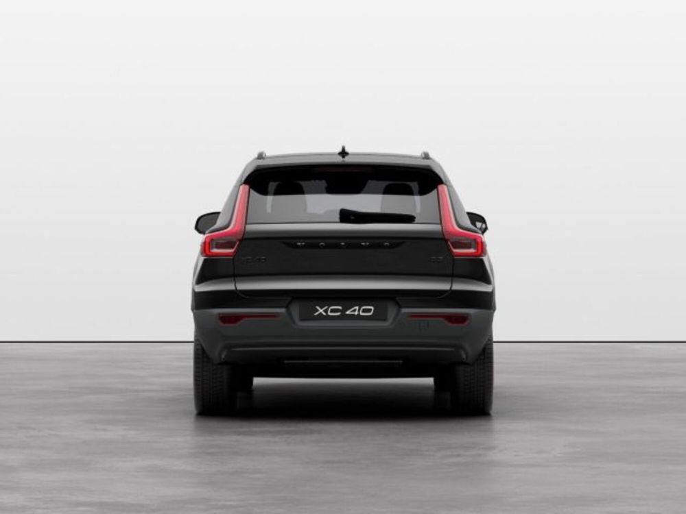 Volvo XC40 nuova a Modena (5)