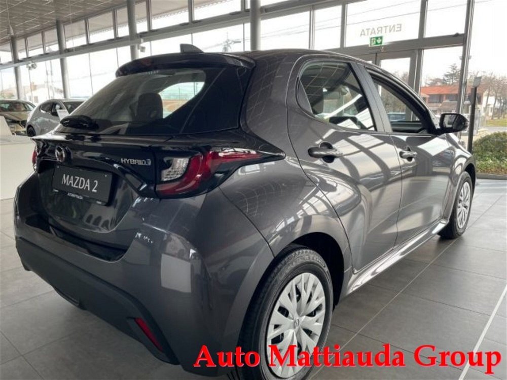 Mazda Mazda2 Hybrid 1.5 VVT e-CVT Full Hybrid Electric Pure nuova a Cuneo (3)