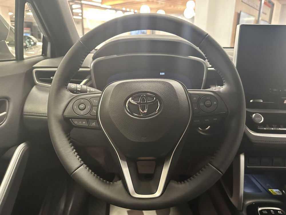 Toyota Corolla Cross Hybrid nuova a Viterbo (7)