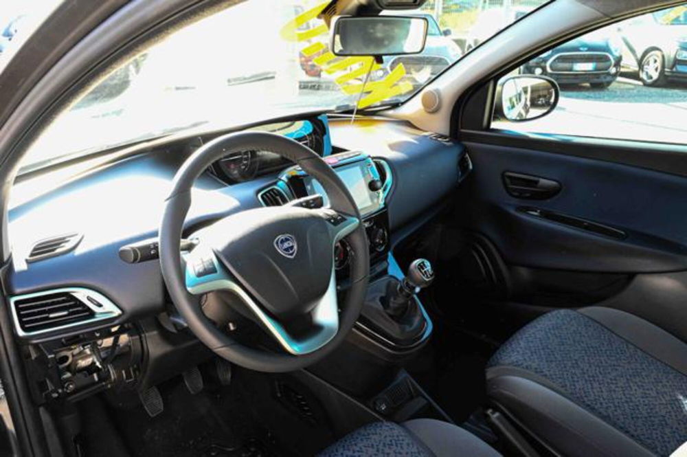 Lancia Ypsilon nuova a Torino (12)