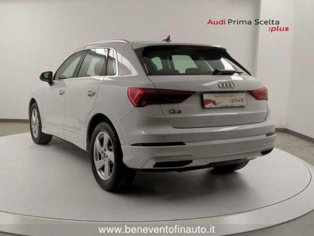 Audi Q3 35 2.0 tdi Business s-tronic del 2020 usata a Pratola Serra (5)