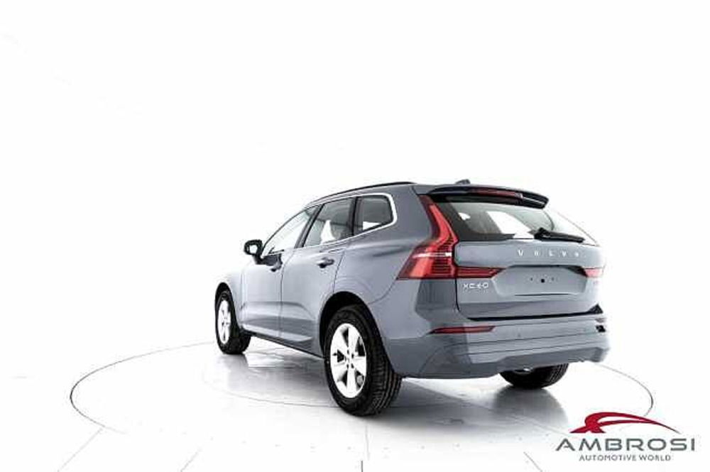 Volvo XC60 nuova a Viterbo (4)