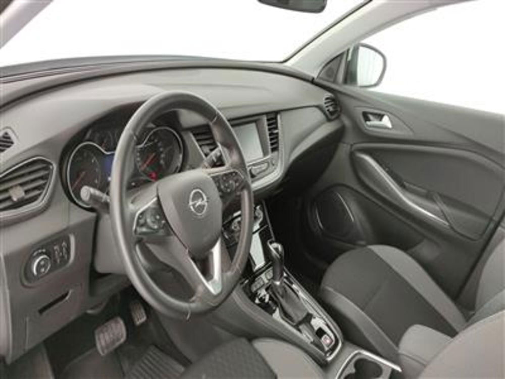 Opel Grandland X usata a Bari (13)