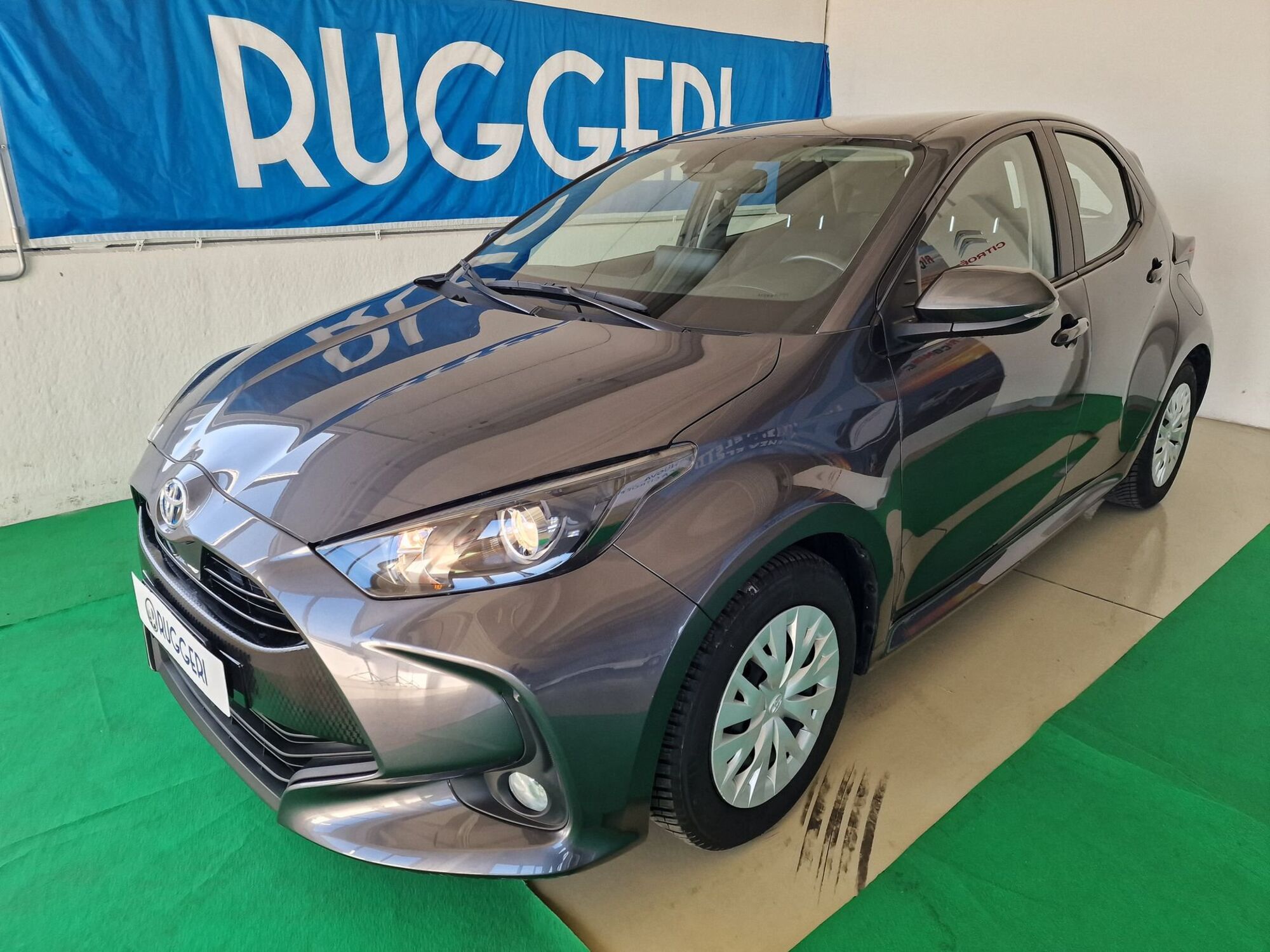 Toyota Yaris 1.5 Hybrid 5 porte Trend del 2022 usata a Rimini