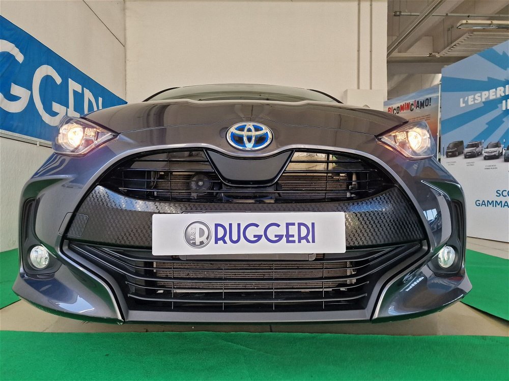 Toyota Yaris 1.5 Hybrid 5 porte Energy del 2022 usata a Rimini (4)