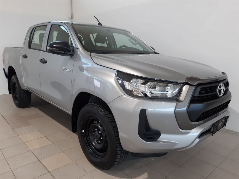 Toyota Hilux 2.D-4D 4WD porte Double Cab Comfort my 16 nuova a Vicenza
