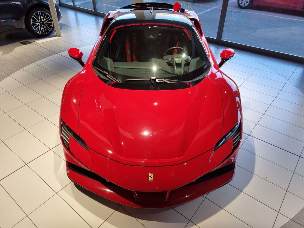 Ferrari SF90 Coupé nuova a Pistoia (6)