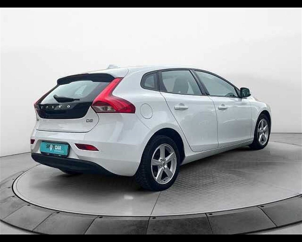 Volvo V40 D2 Geartronic Business  del 2018 usata a Cuneo (5)