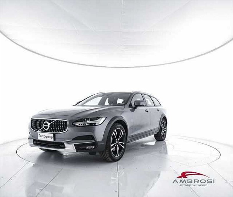 Volvo V90 Cross Country D4 AWD Geartronic Pro my 18 del 2017 usata a Viterbo