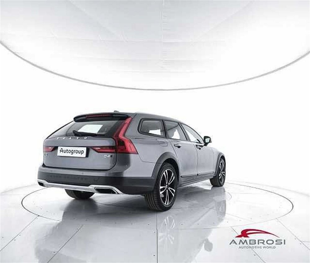 Volvo V90 Cross Country D4 AWD Geartronic Pro  del 2017 usata a Viterbo (3)