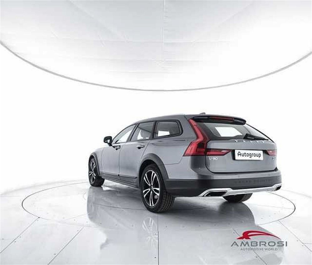 Volvo V90 Cross Country D4 AWD Geartronic Pro  del 2017 usata a Viterbo (4)