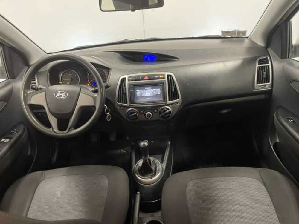 Hyundai i20 usata a Napoli (7)