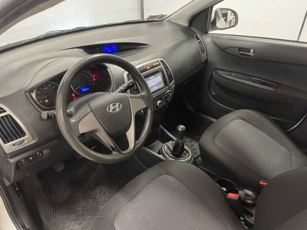 Hyundai i20 usata a Napoli (9)