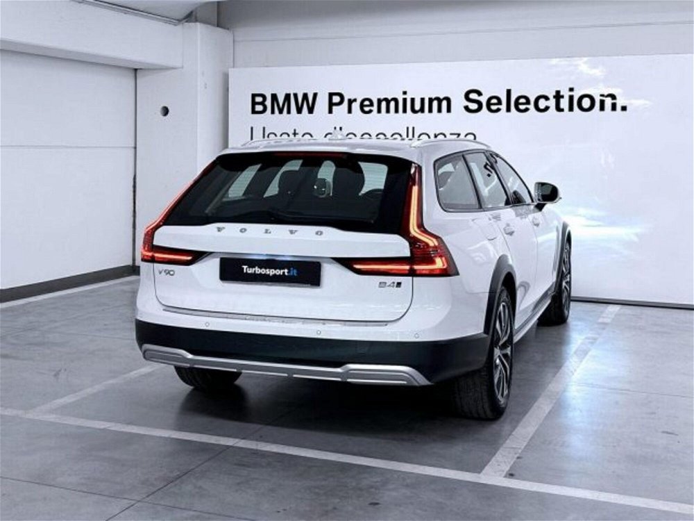 Volvo V90 Cross Country B4 (d) AWD Geatronic Business Pro Line  del 2021 usata a Imola (2)