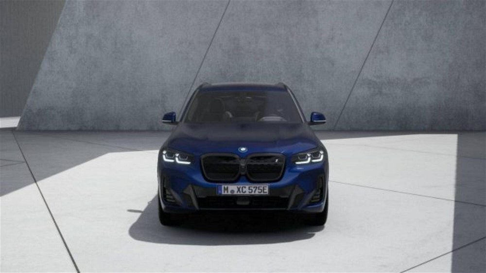 BMW iX3 iX3 Impressive nuova a Imola (3)