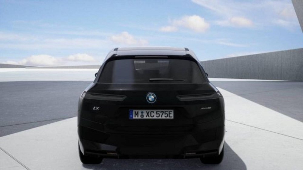 BMW iX iX xdrive50 pacchetto sportivo nuova a Imola (5)