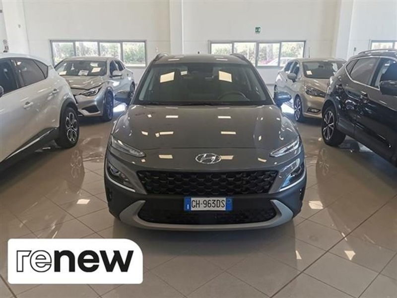 Hyundai Kona 1.0 T-GDI Hybrid 48V iMT XTech del 2022 usata a Brindisi