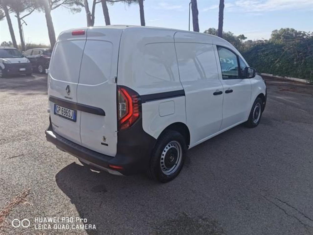 Renault Kangoo nuova a Brindisi (7)