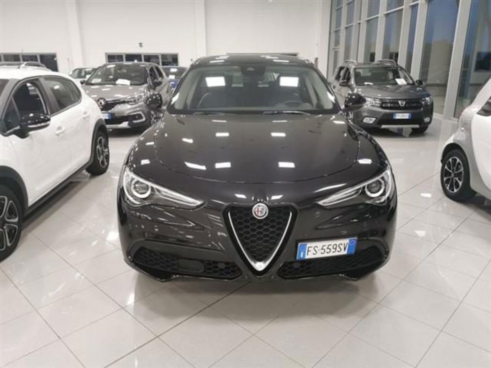 Alfa Romeo Stelvio usata a Brindisi (2)