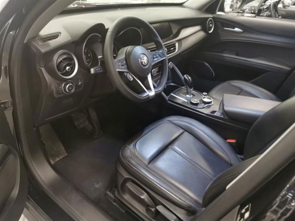 Alfa Romeo Stelvio usata a Brindisi (6)