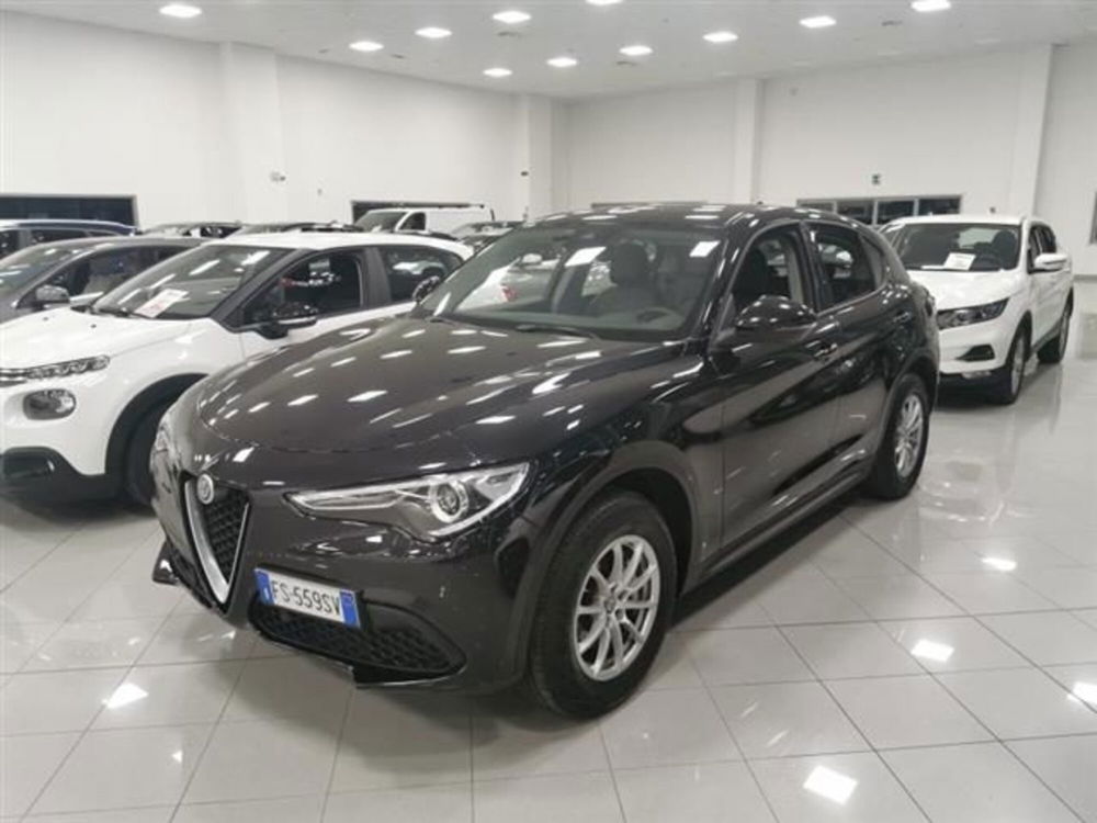 Alfa Romeo Stelvio usata a Brindisi (7)