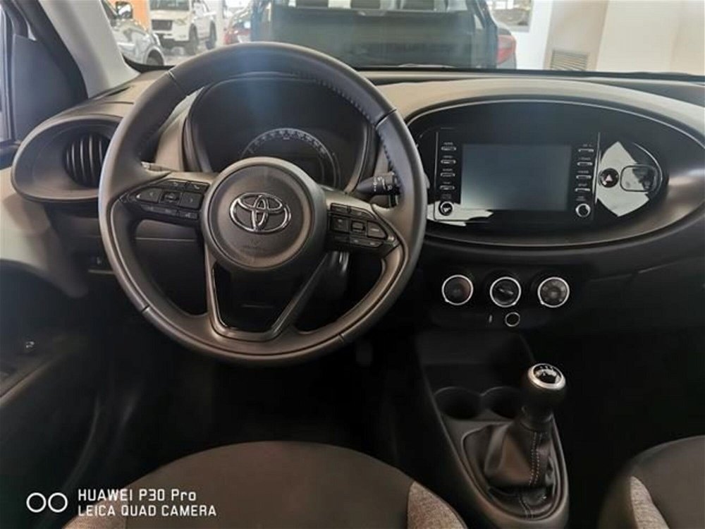 Toyota Aygo X 1.0 Lounge 72cv del 2022 usata a Brindisi (4)
