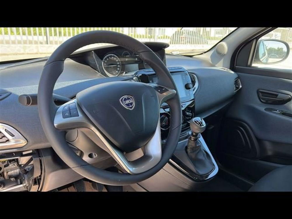 Lancia Ypsilon nuova a Brindisi (6)