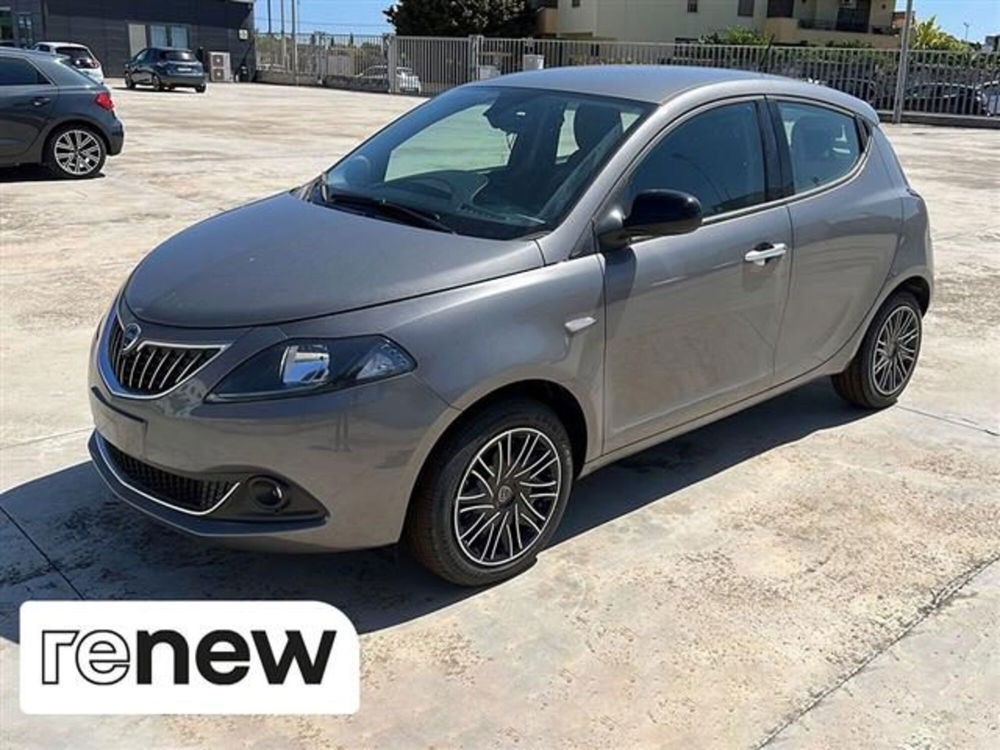 Lancia Ypsilon nuova a Brindisi