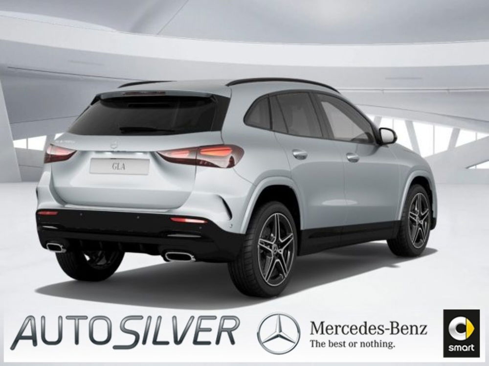 Mercedes-Benz GLA SUV nuova a Verona (2)