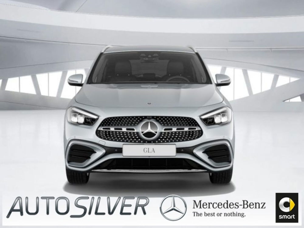 Mercedes-Benz GLA SUV nuova a Verona (3)