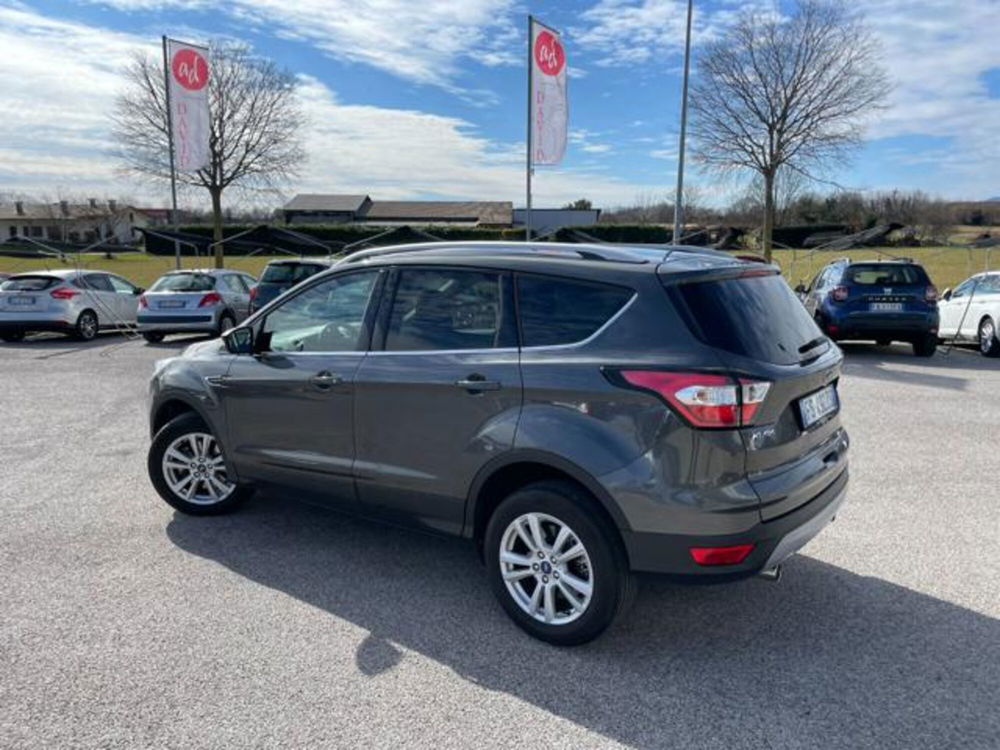 Ford Kuga 1.5 TDCI 120 CV S&S 2WD Titanium  del 2018 usata a Maniago (3)