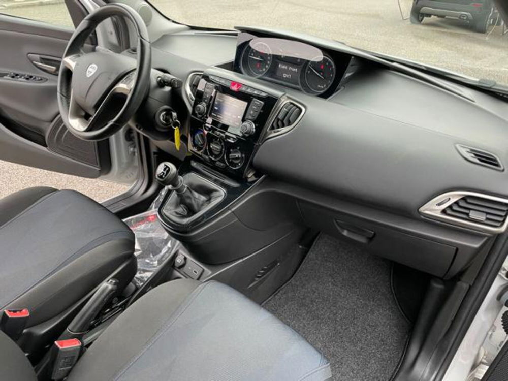 Lancia Ypsilon usata a Pordenone (14)