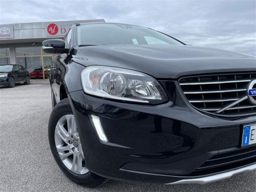 Volvo XC60 D4 AWD Geartronic Business  del 2015 usata a Maniago (5)