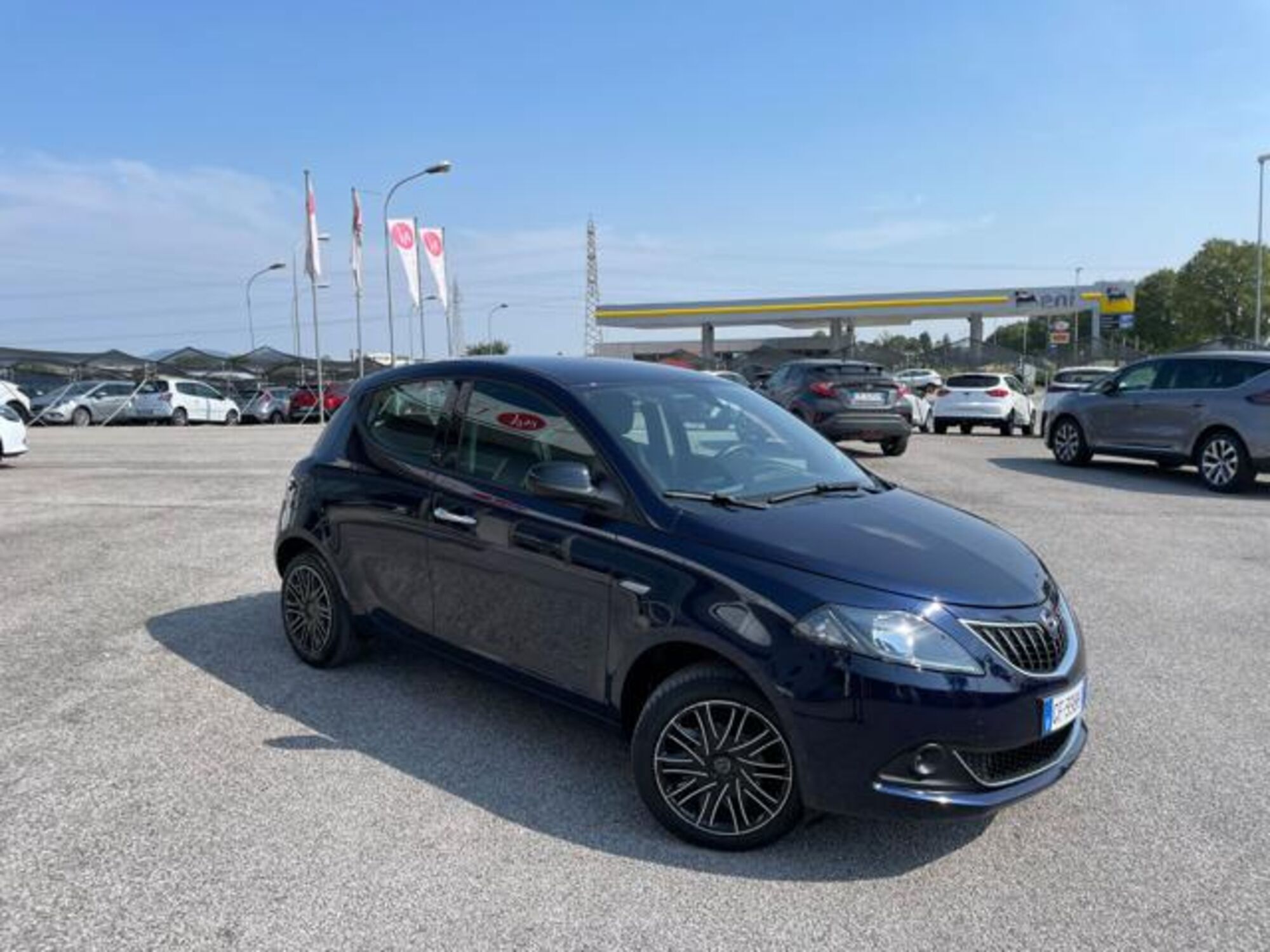 Lancia Ypsilon 1.0 FireFly 5 porte S&amp;S Hybrid Ecochic Silver  del 2021 usata a Maniago