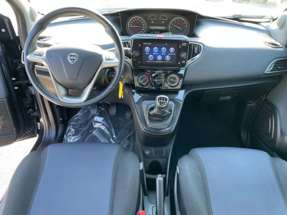 Lancia Ypsilon usata a Pordenone (11)