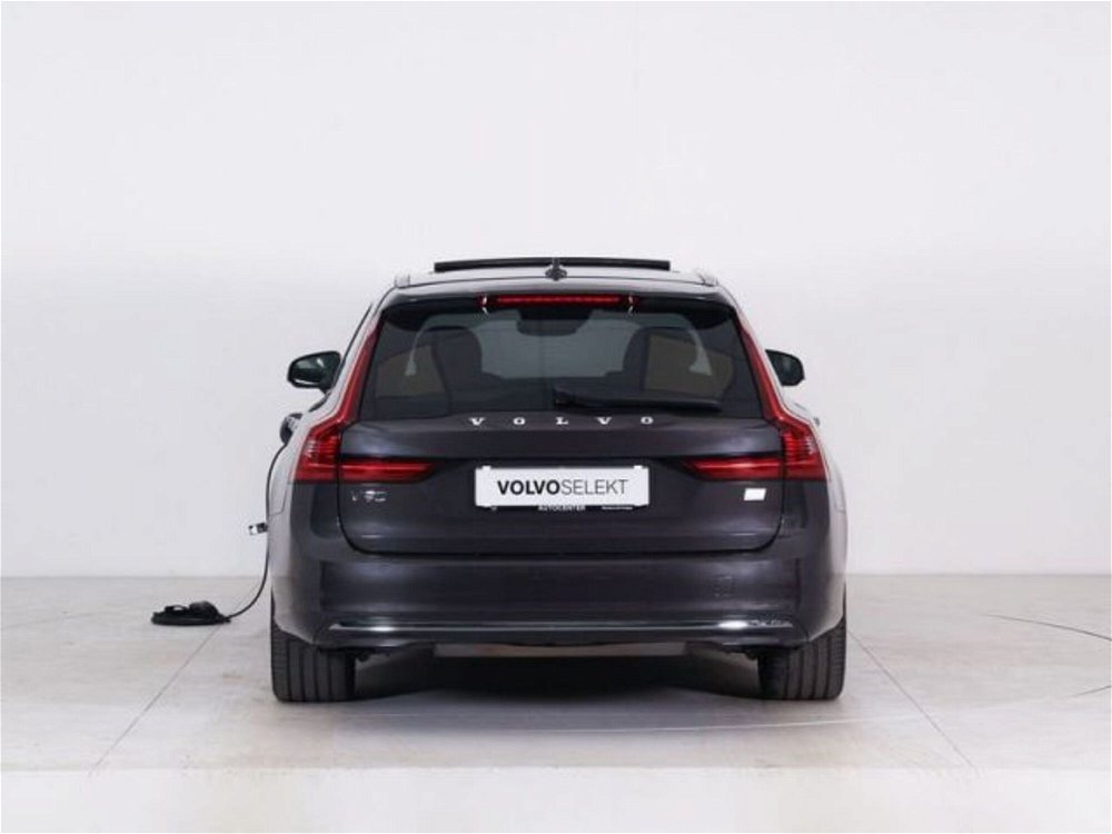 Volvo V90 T6 Recharge AWD Plug-in Hybrid Inscription  del 2021 usata a Bassano del Grappa (5)
