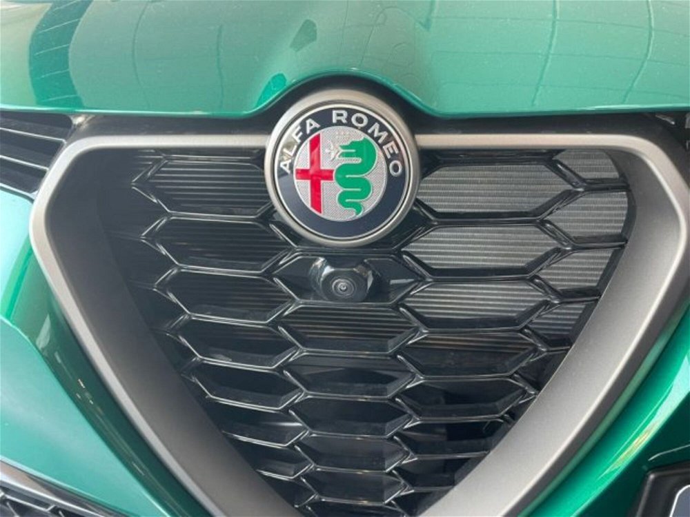 Alfa Romeo Tonale Tonale 1.3 280CV PHEV AT6 Q4 Speciale nuova a Palermo (4)