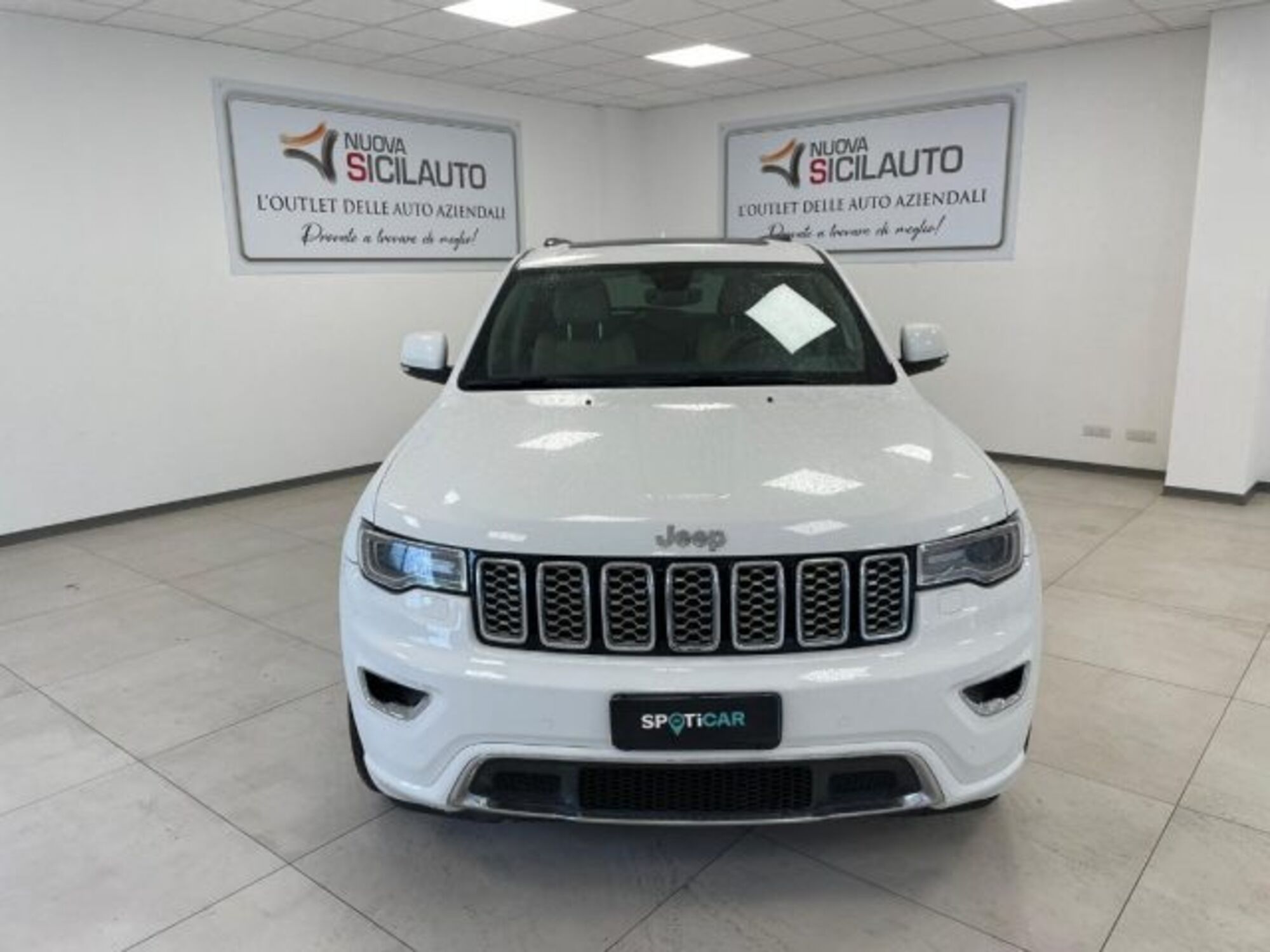 Jeep Grand Cherokee 3.0 V6 CRD 250 CV Multijet II Overland  del 2017 usata a Palermo