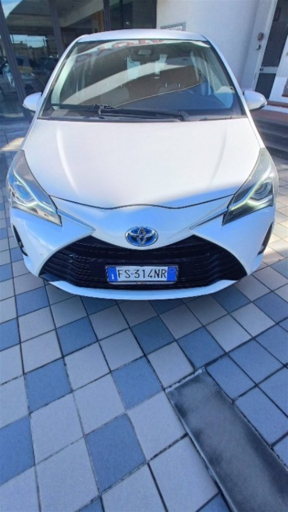 Toyota Yaris 1.5 Hybrid 5 porte Active  del 2018 usata a Reggio Calabria (2)