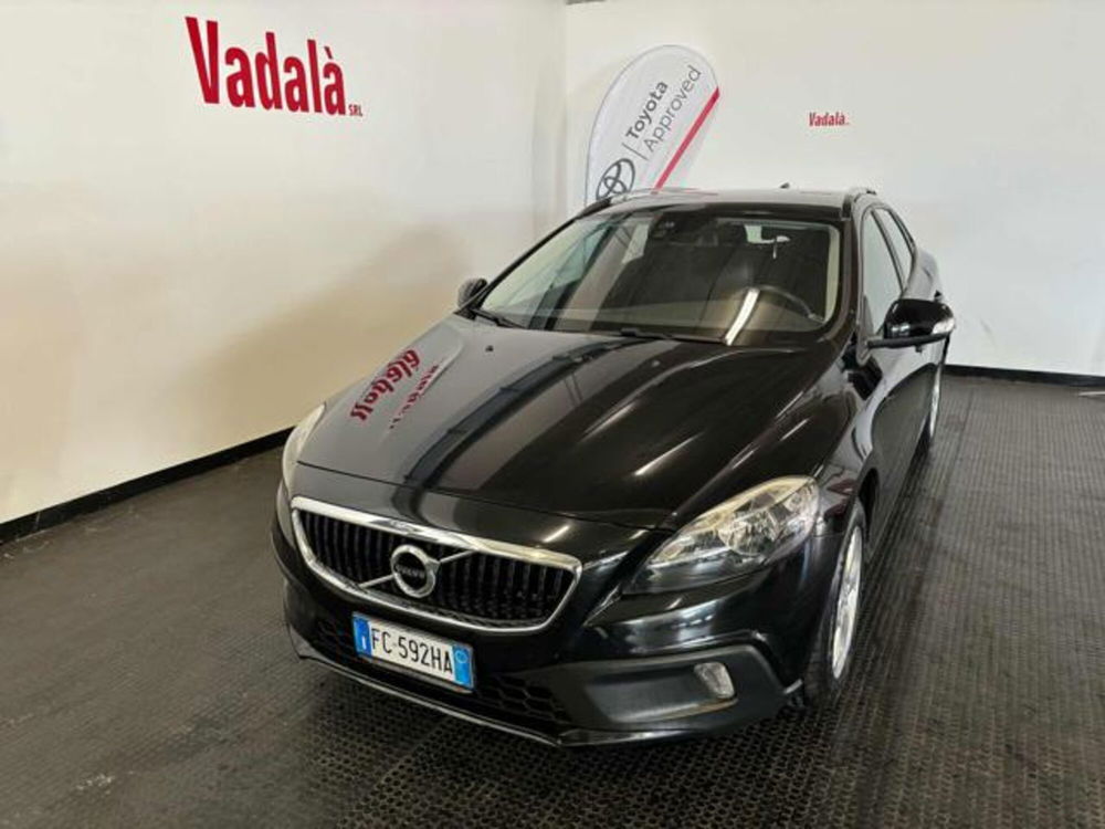 Volvo V40 Cross Country D2  del 2016 usata a Reggio Calabria