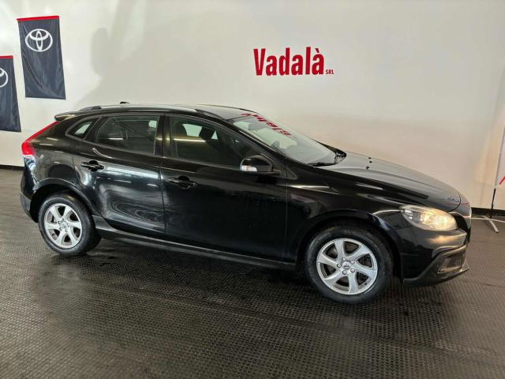 Volvo V40 Cross Country D2  del 2016 usata a Reggio Calabria (4)