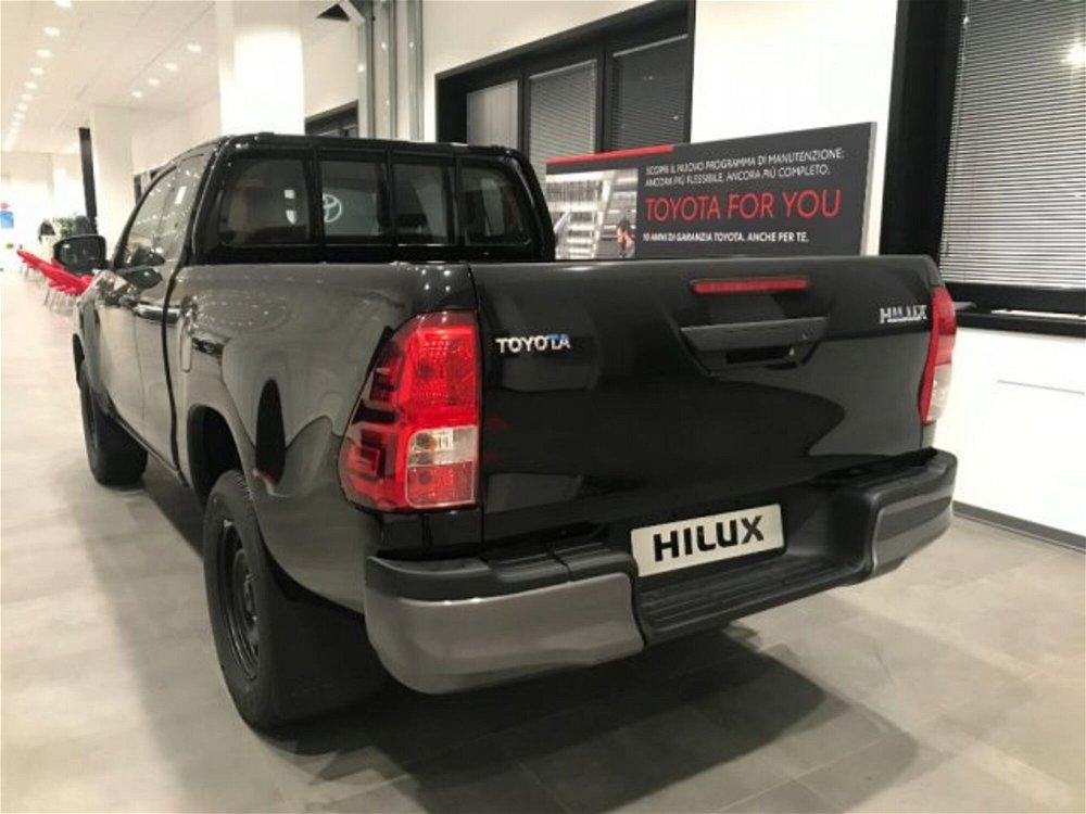 Toyota Hilux 2.D-4D 4WD 2 porte Extra Cab Comfort  nuova a Cuneo (4)