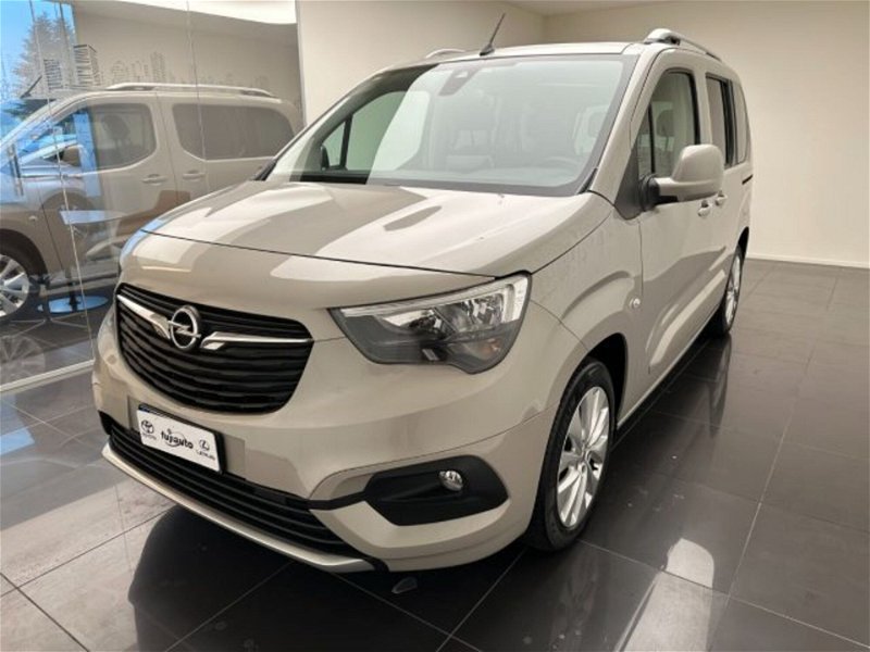 Opel Combo Life 1.5D 130 CV S&S AT8 Innovation  del 2019 usata a Cuneo