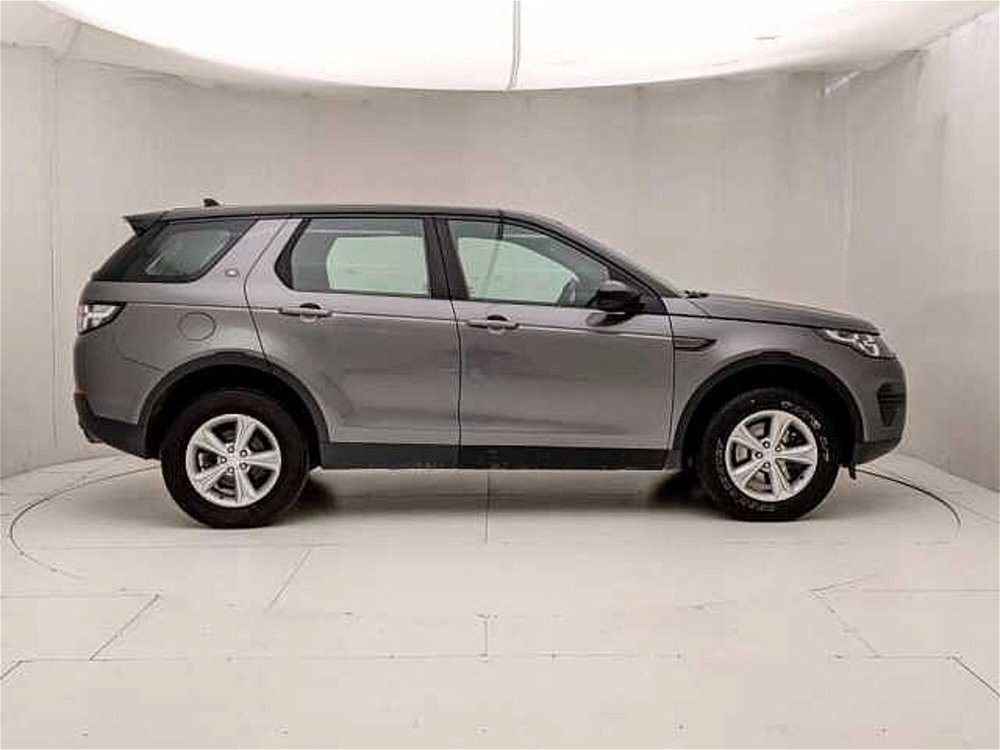 Land Rover Discovery Sport 2.0 TD4 180 CV HSE Luxury  del 2016 usata a Pesaro (3)
