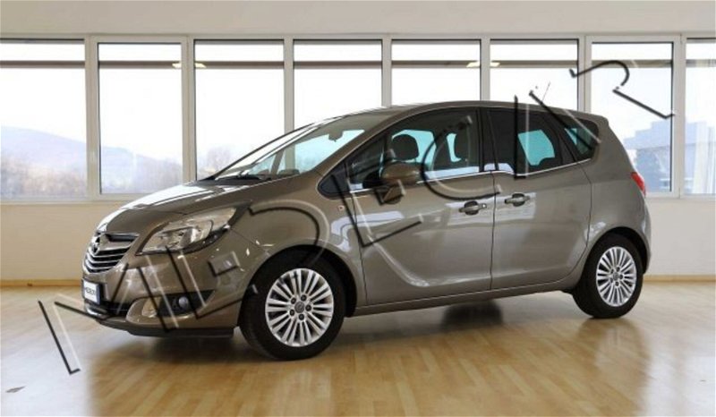 Opel Meriva 1.4 100CV Cosmo  del 2014 usata a Tito
