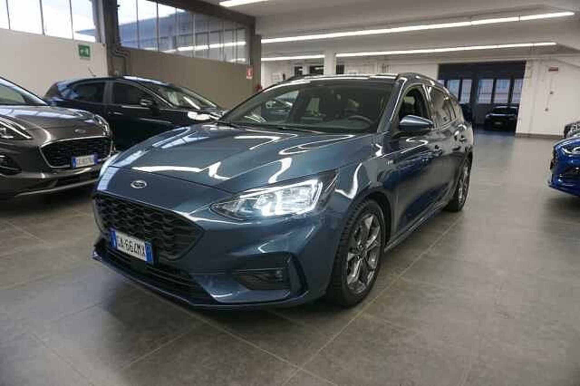 Ford Focus Station Wagon 1.0 EcoBoost 125 CV automatico SW ST-Line  del 2020 usata a Bologna