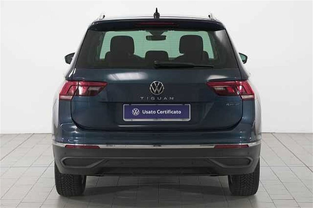 Volkswagen Tiguan 2.0 TDI 150 CV SCR DSG 4MOTION Life del 2021 usata a Barni (2)