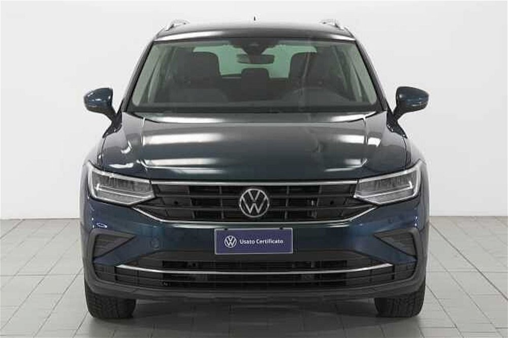 Volkswagen Tiguan 2.0 TDI 150 CV SCR DSG 4MOTION Life del 2021 usata a Barni (3)