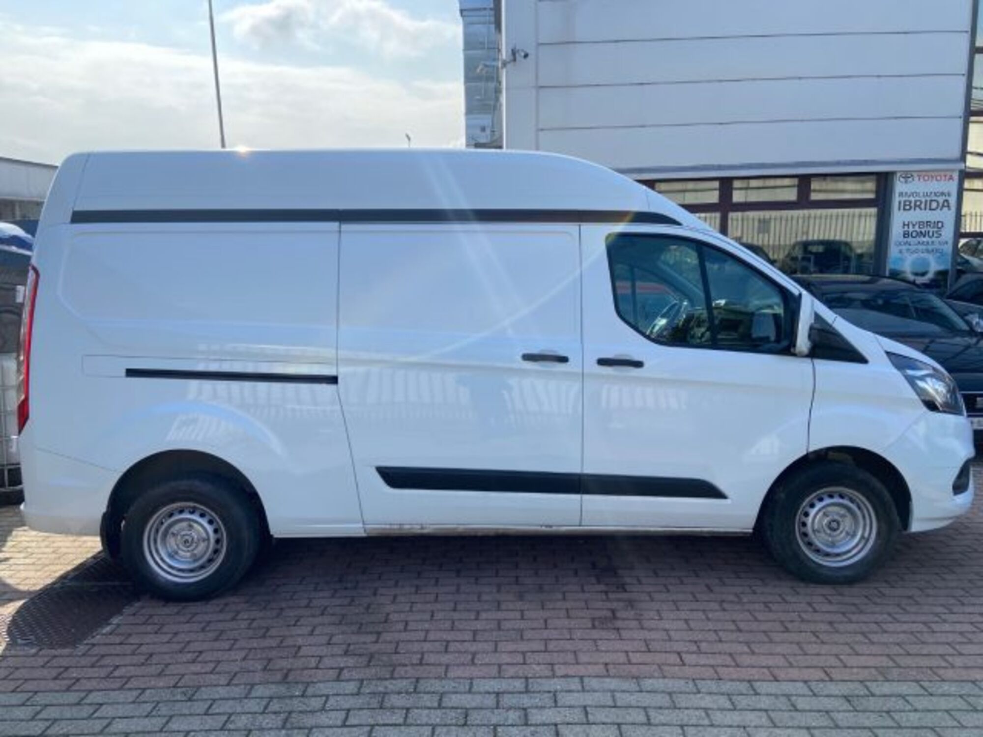 Ford Transit Custom Furgone 300 2.0 EcoBlue 130 PL Furgone Trend  del 2020 usata a Vignate